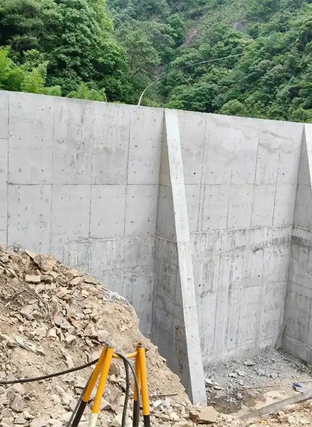洛阳新安县重力式挡土墙